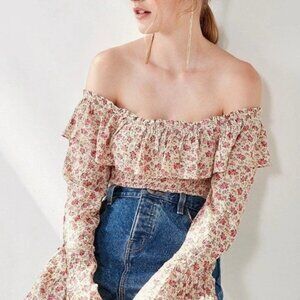Kimchi Blue Urban Outfitters Kimora Off Shoulder Cropped Blouse Top S NEW 206673